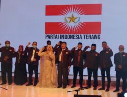 Hj. Rizayati, Serap Aspirasi Masyarakat Nusantara Dengan Mendeklarasi Partai Indonesia Terang