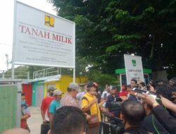 FWJ Mengawal Pemasangan Plang Milik Dirjen Bina Marga