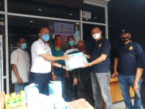 Peduli Korban Banjir, FKDM Bersama Ormas Ranger 22 Berikan Bantuan Sembako