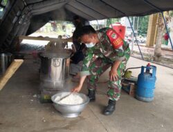 Dapur Lapangan Koramil 06/Jtu Berikan Bantuan Makanan Siap Saji Bagi Korban Banjir di Priuk