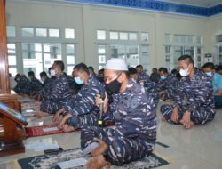 Pangkoarmada I Hadiri Peringatan Isra Miraj