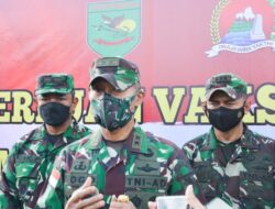 Gencarkan Program Program Pemerintah, Pangdam XVII/Cenderawasih Tinjau Langsung Serbuan Vaksinasi di Kabupaten Keerom