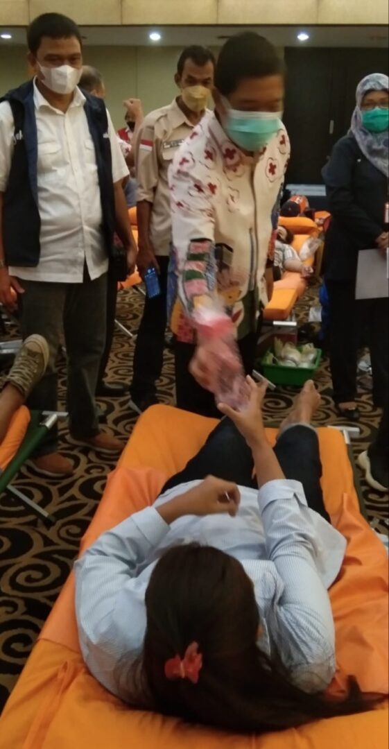 Ketua RangeR 22 Tinjau Kegiatan Donor Darah di Wilayah Kebon Jeruk