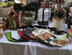 Daur Ulang Sampah Plastik Menjadi Tas,  Kontribusi Rewaste.Reloved Kepada Masyarakat dan Lingkungan Hidup