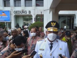 Paulus Waterpauw Resmi Dilantik sebagai Penjabat Gubernur Papua Barat