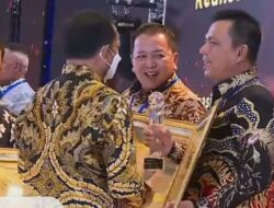 Prov Kepulaan Riau Terima Penganugerahan Realisasi APBD