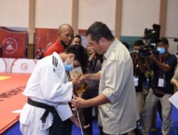 Pangkostrad Tutup Kejurnas Judo Senior dan Kata Piala Menpora 2022, Kontingen DKI Jakarta Juara Umum