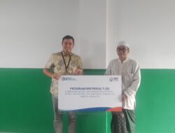 BRI Cabang Cibubur Salurkan 250 Juta untuk Tambah Ruang Kelas Pesantren di Bogor