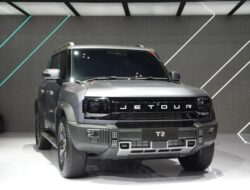JETOUR T2 Setir Kanan Debut Global di GIIAS 2025, SUV Tangguh Bernuansa Petualang