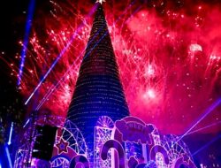 Central Park Nyalakan Pohon Natal Raksasa, Tandai Perayaan “Sweetopia” dan Transformasi Central Park 2