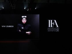 Vivi Zubedi Raih Penghargaan “The Most Inspiring Fashion Figure” di Indonesia Fashion Aesthetic 2026