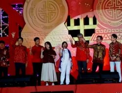 Rayakan Tahun Baru Kuda Api 2577, Central Park Mall Salurkan Donasi Rp147 Juta dan Gelar Pesta Kembang Api Spektakuler