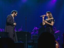 Tampil Mempesona: Josh Groban Gandeng Raisa  di Panggung Panin Bank Presents Josh Groban – Gems World Tour 2026   Tampil Menawan dalam Balutan Gaun Cynthia Tan