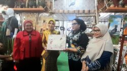 Ketua Dekranasda Manokwari Febelina Indou Bawa Produk Unggulan Daerah ke Kriyanusa 2026